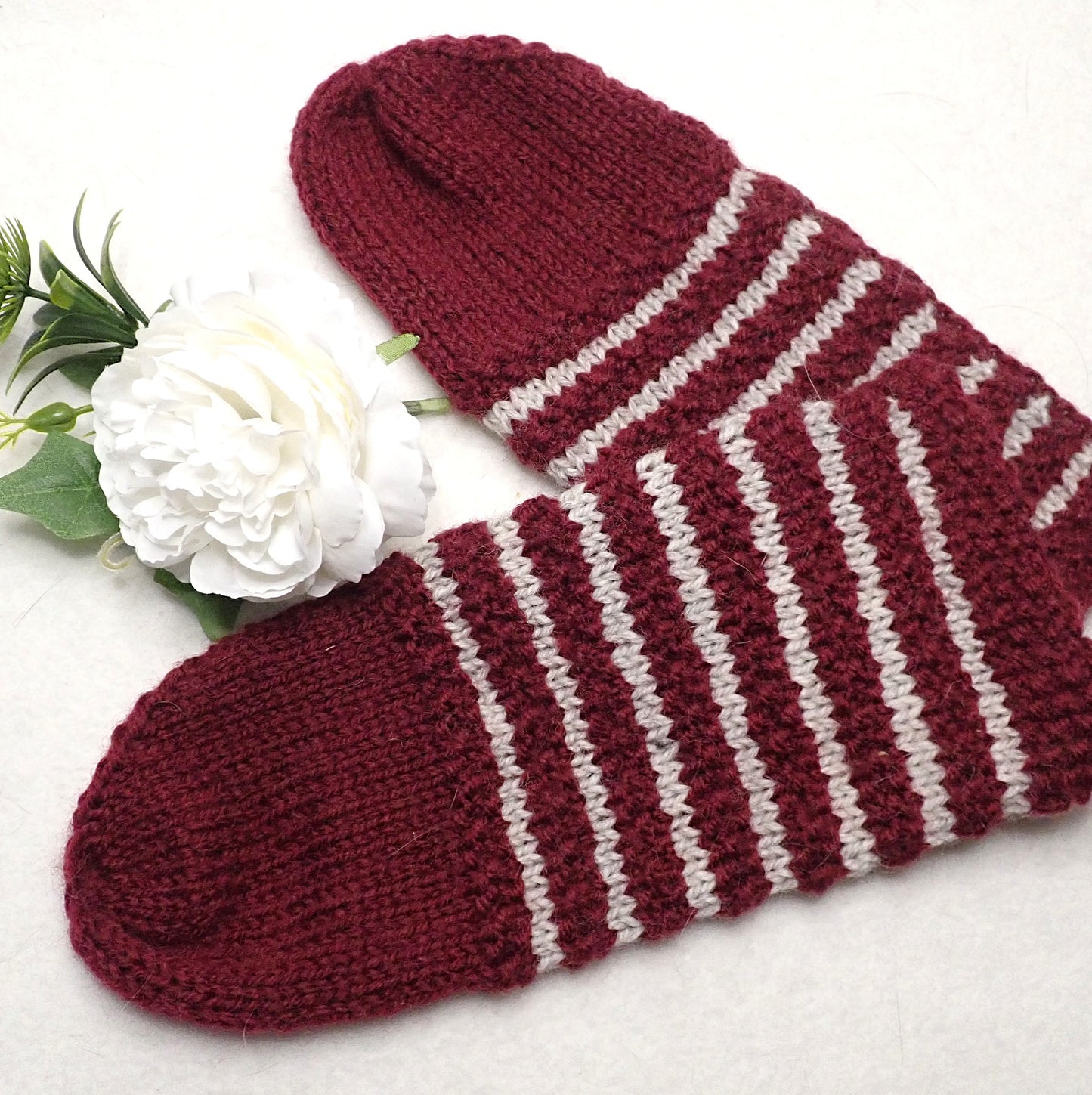 Karpalosuo: tossut (selkokielinen neuleohje)